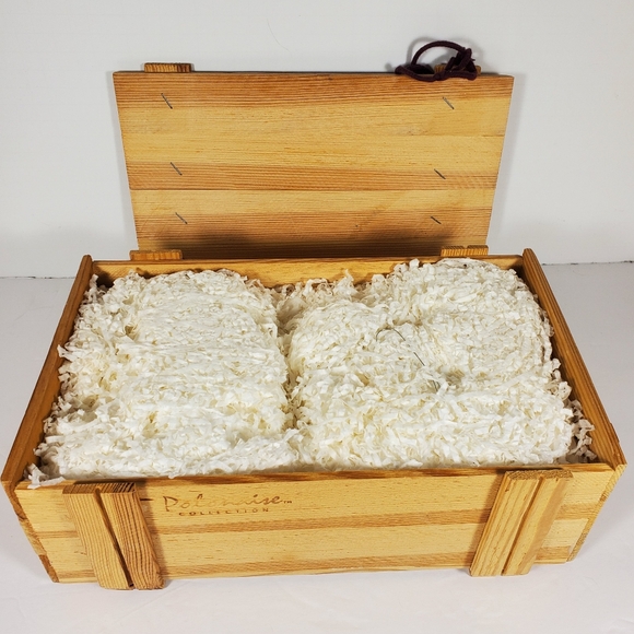 Kurt Adler Polonaise Peanuts Ornaments Snoopy and Lucy in Wood Crate - Picture 16 of 16